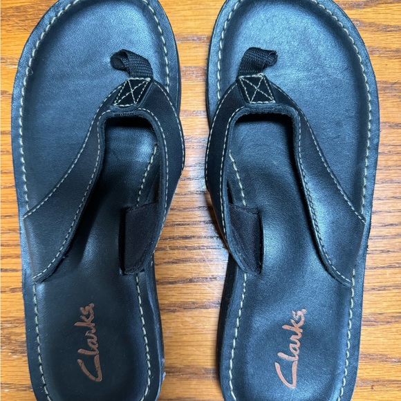 Clarks brand new flip flop/sandles Black - Picture 2 of 3